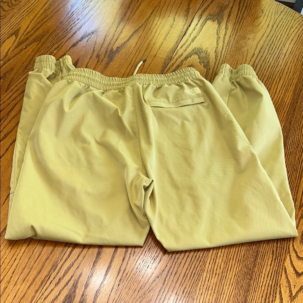 The North Face Men’s Tan Joggers - size Small